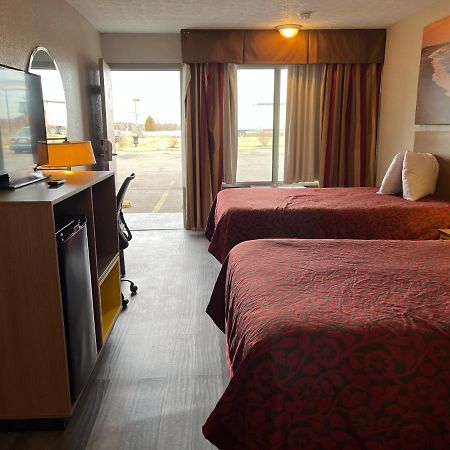 Days Inn & Suites By Wyndham Dayton North Exteriér fotografie